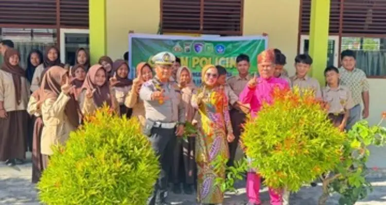Dukungan Kades Meranti untuk Green Policing Melalui Penanaman Pohon Dukungan Kades Meranti untuk Green Policing Melalui Penanaman Pohon
